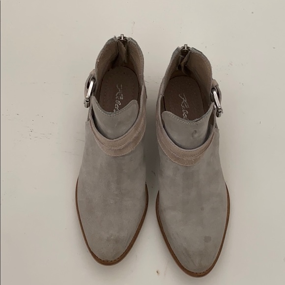 Gray suede booties - Picture 4 of 5